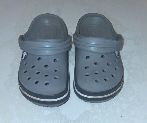 Graue jungen clogs der - graue,